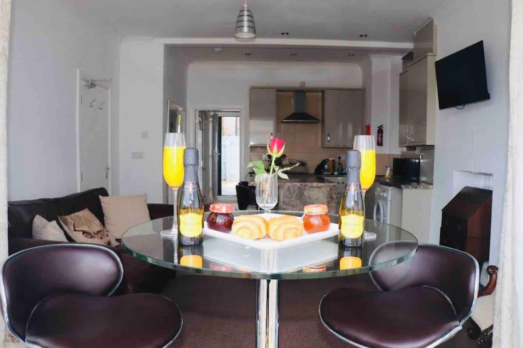 Sea View Sandy Toes And Salty Kisses Sleeps Upto 4 Apartment Cleethorpes